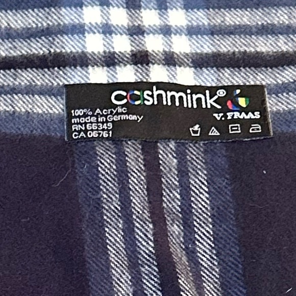 🌟HP🌟NWOT Navy Plaid Cashmink Scarf Made in Germany by V. FRAAS - Picture 3 of 7